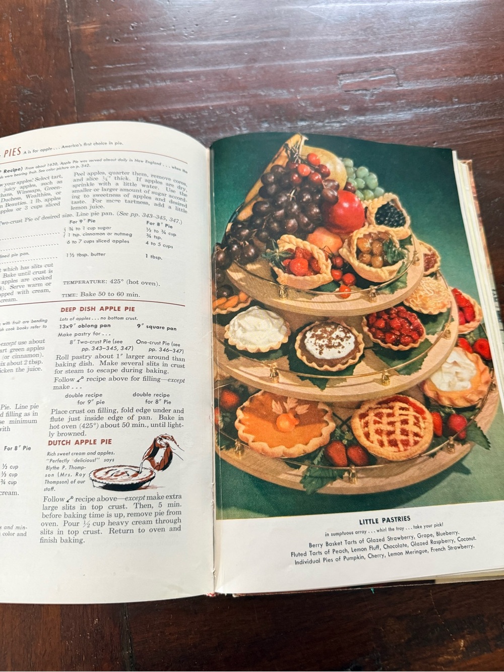 1950’s Vintage Betty Crocker picture cookbook - Picture 6 of 9